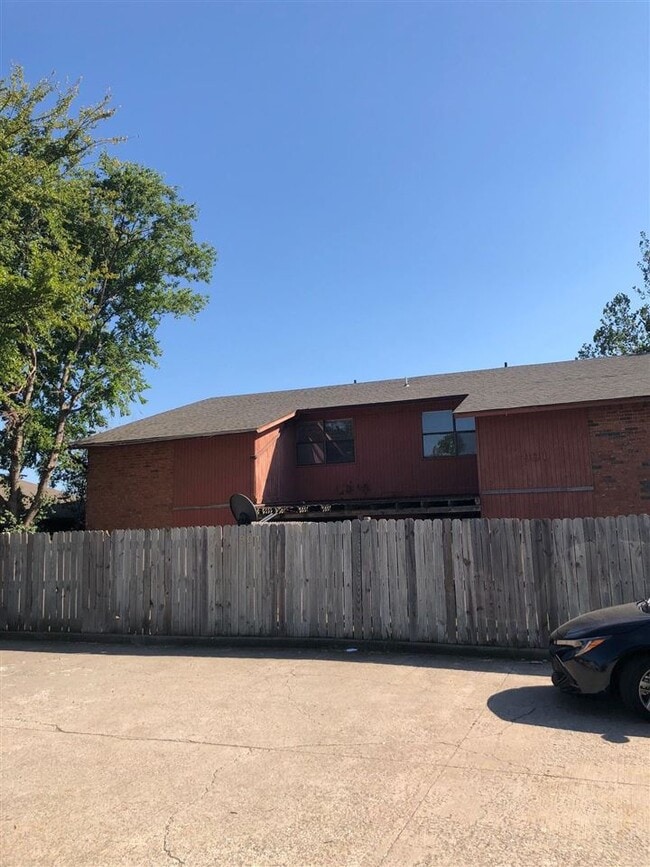 property at 901 NE Tortoise Dr