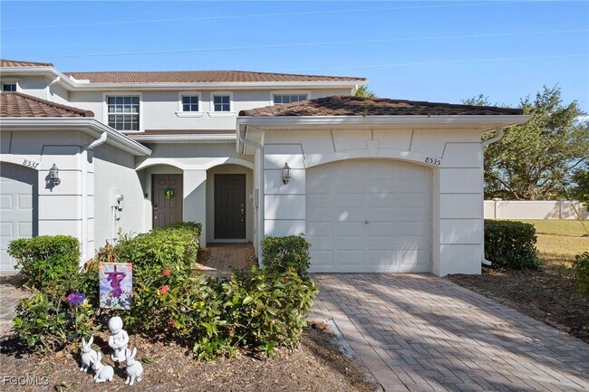 8535 Athena Ct in Lehigh Acres, FL - Building Photo - Building Photo