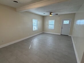 916 N 10th St in Mattoon, IL - Building Photo - Building Photo