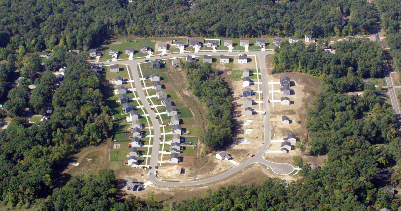 Twin Oaks in Lowell, MI - Building Photo