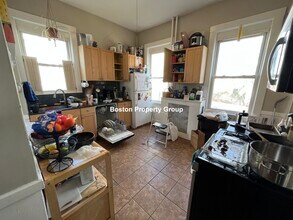 13 Sparhawk St, Unit 1 in Boston, MA - Building Photo - Building Photo