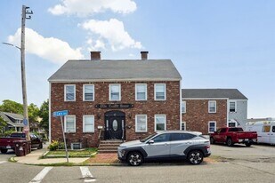 281 Beach St, Unit 2 in Revere, MA - Building Photo