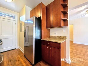 750 W Addison St in Chicago, IL - Building Photo - Building Photo