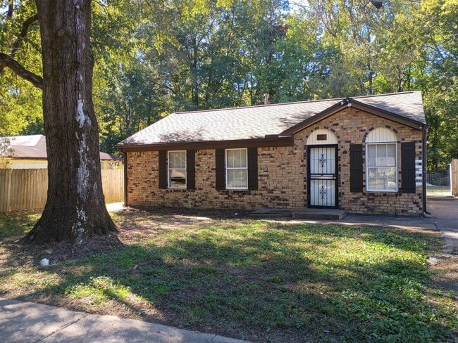 property at 593 Northaven Dr