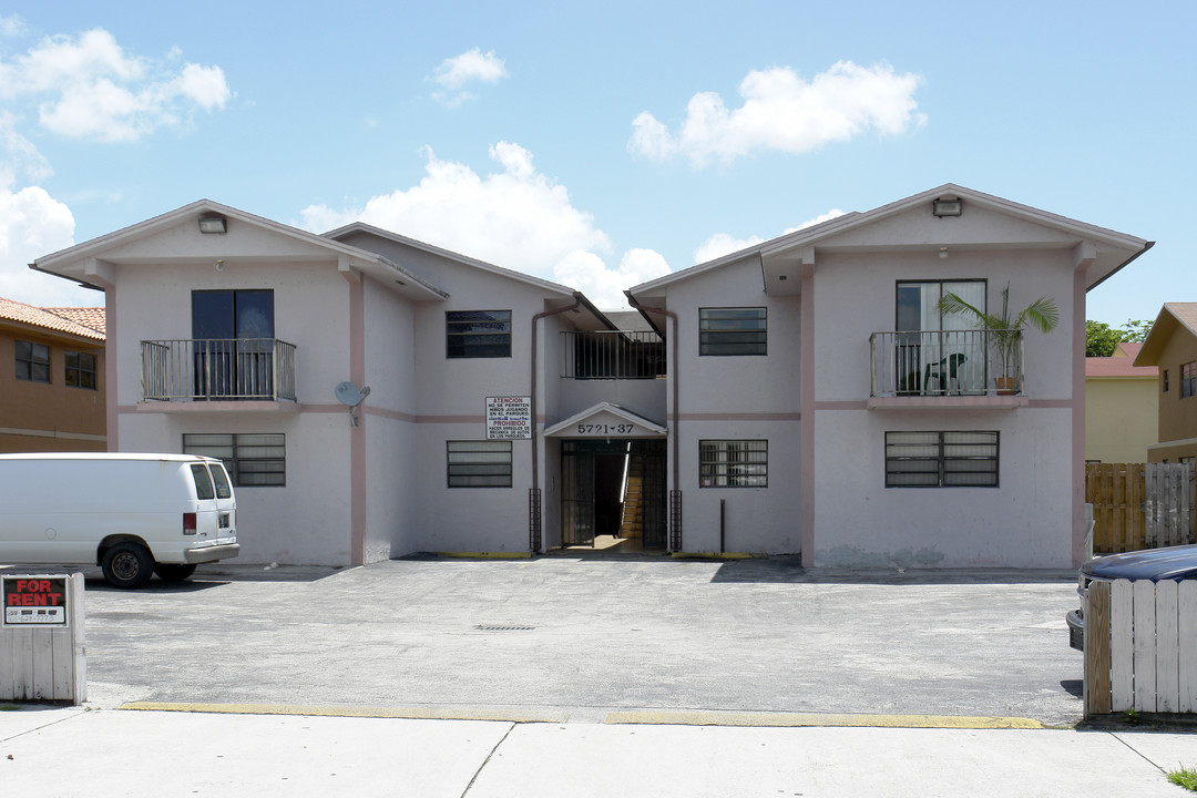 5721 W 26th Ave in Hialeah, FL - Building Photo