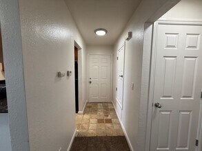 3937 Dale Rd in Modesto, CA - Building Photo - Building Photo