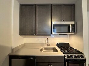 3335 W Diversey Ave in Chicago, IL - Building Photo - Building Photo
