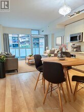 210 Simcoe St in Toronto, ON - Building Photo - Building Photo