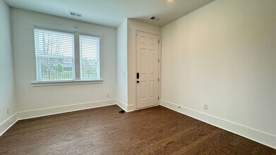 1585 Layton Ln NW in Atlanta, GA - Foto de edificio - Building Photo