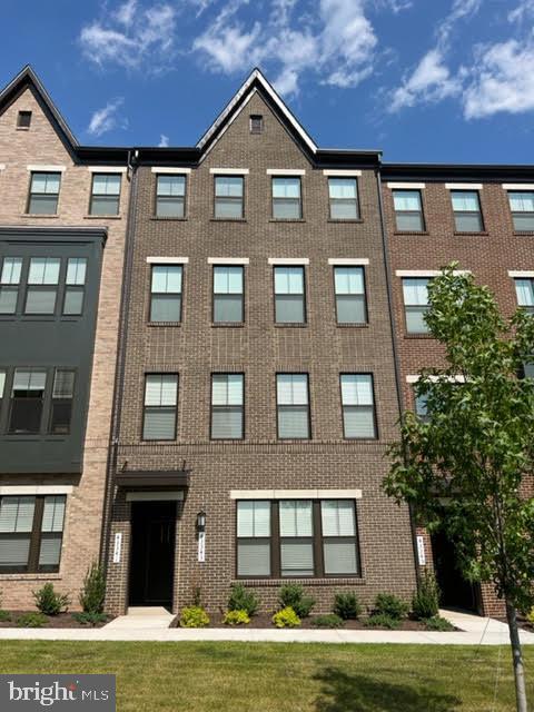 property at 43343 Goshen Run Sq