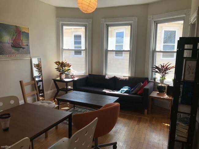 40 Cherry St-Unit -# 3F in Somerville, MA - Building Photo - Building Photo