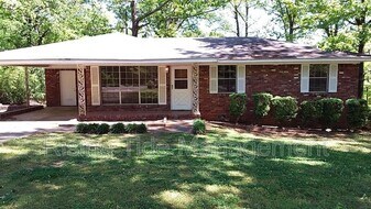 1601 2nd St NW in Center Point, AL - Building Photo