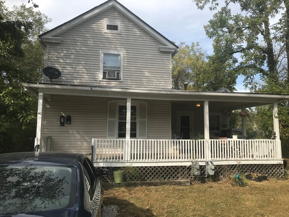 40 Locust St in Oberlin, OH - Building Photo