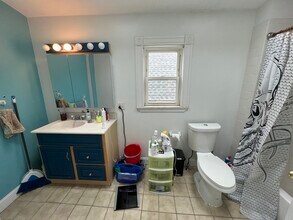 35 Cameron Ave, Unit 2 in Somerville, MA - Foto de edificio - Building Photo