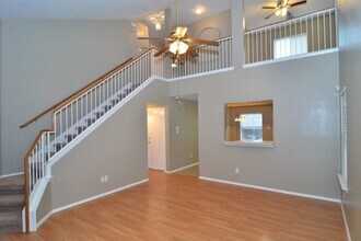 316 Strawn in Kyle, TX - Foto de edificio - Building Photo