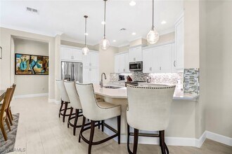 5778 Highbourne Dr in Naples, FL - Building Photo - Building Photo