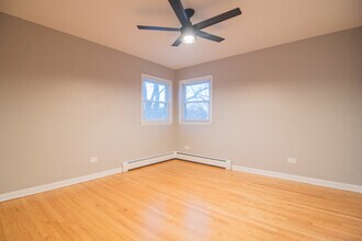 3249 N Keeler Ave in Chicago, IL - Building Photo - Building Photo