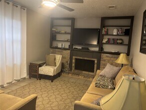 2502 Colleen Dr in Pearland, TX - Foto de edificio - Building Photo