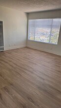 142 W 94th St, Unit Unit 1 in Los Angeles, CA - Building Photo - Building Photo