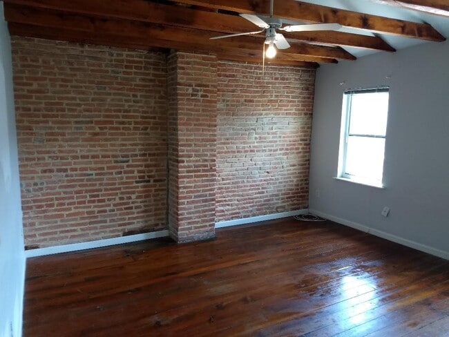 917 S Hanover St, Unit 3rd Floor in Baltimore, MD - Building Photo - Building Photo
