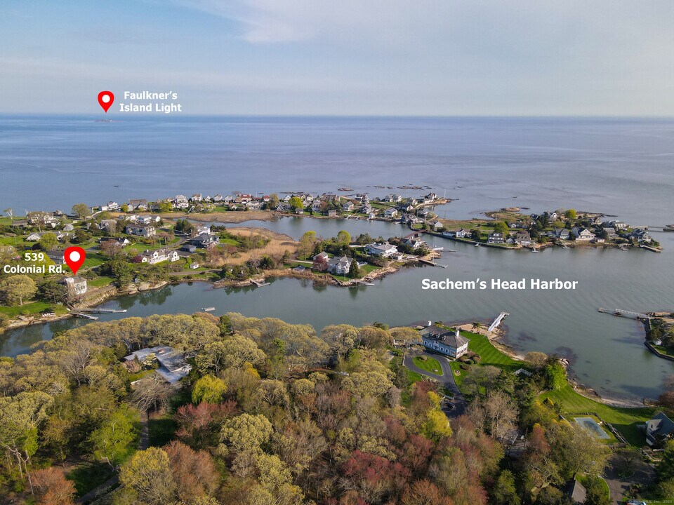 539 Colonial Rd in Guilford, CT - Building Photo