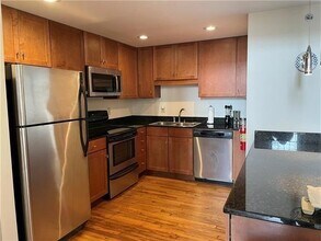 920 Poeyfarre St, Unit 275 in New Orleans, LA - Building Photo - Building Photo