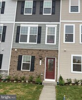 94 Coolidge Ave in Ranson, WV - Building Photo