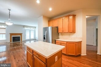 7683 Henry Knox Dr in Lorton, VA - Building Photo - Building Photo