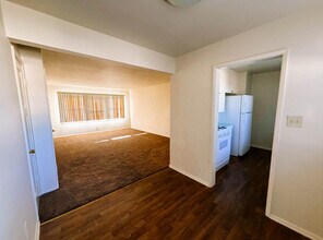 226 N Marengo Ave, Unit D in Alhambra, CA - Building Photo - Building Photo