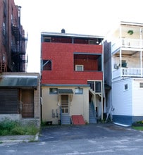 414-420 Main St in Winsted, CT - Building Photo - Building Photo