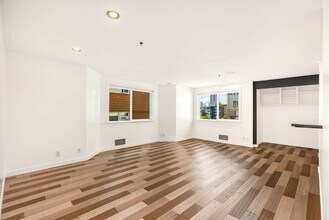 1614 Summit Ave in Seattle, WA - Building Photo - Building Photo