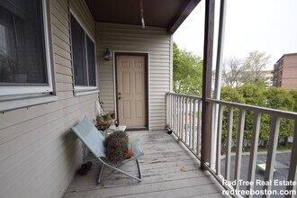 29 Page St, Unit 29 in Revere, MA - Foto de edificio - Building Photo