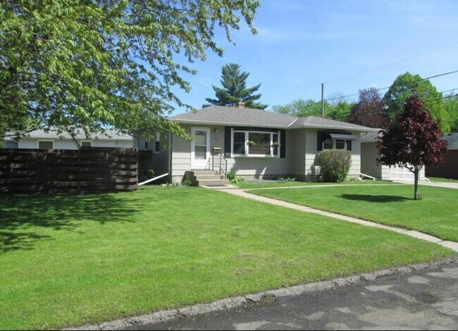 2632 3rd St N in Maplewood, MN - Building Photo - Building Photo