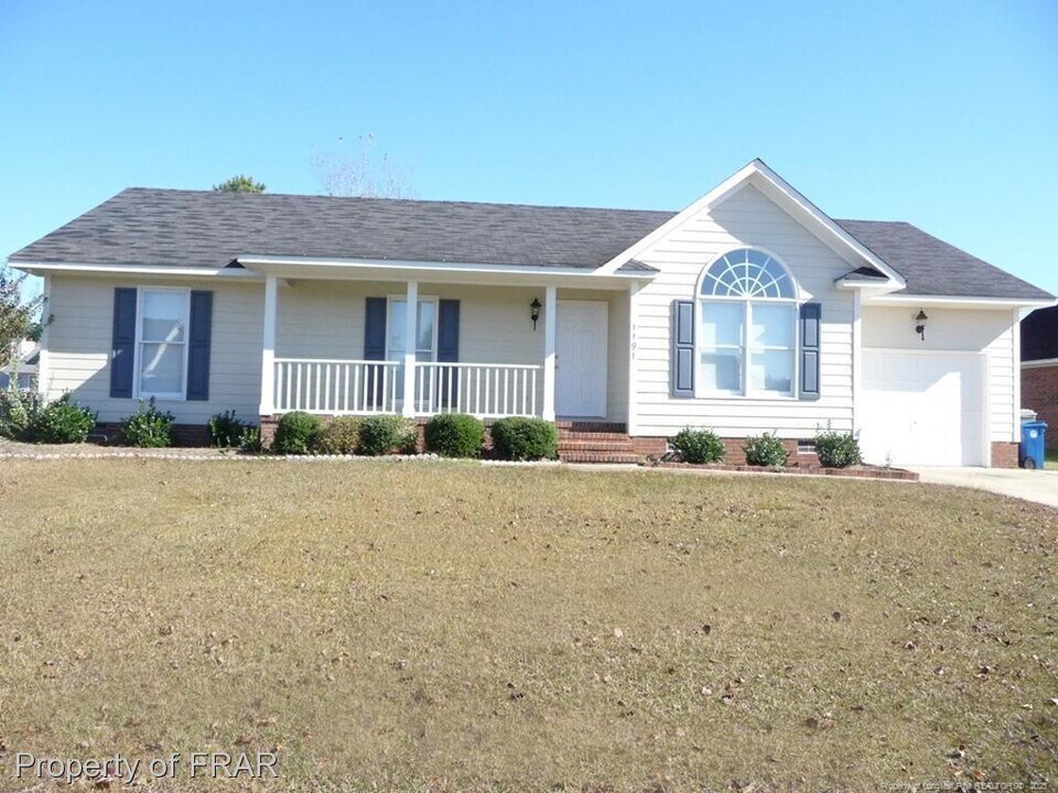 1191 Helmsley Dr in Fayetteville, NC - Building Photo