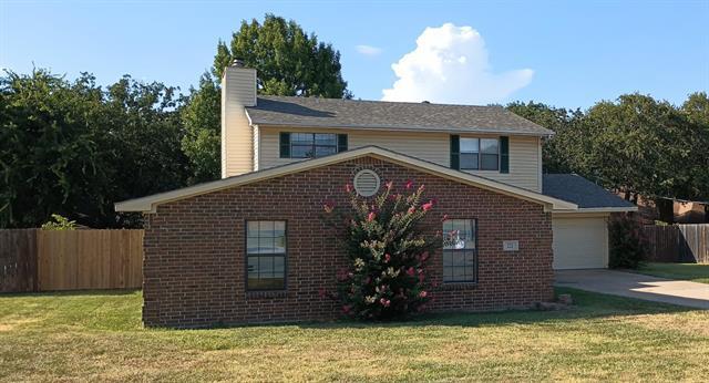 221 Addison St in Lake Dallas, TX - Building Photo