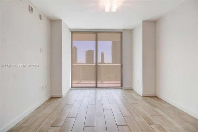 1600 SW 1st Ave, Unit 713 in Miami, FL - Building Photo - Building Photo