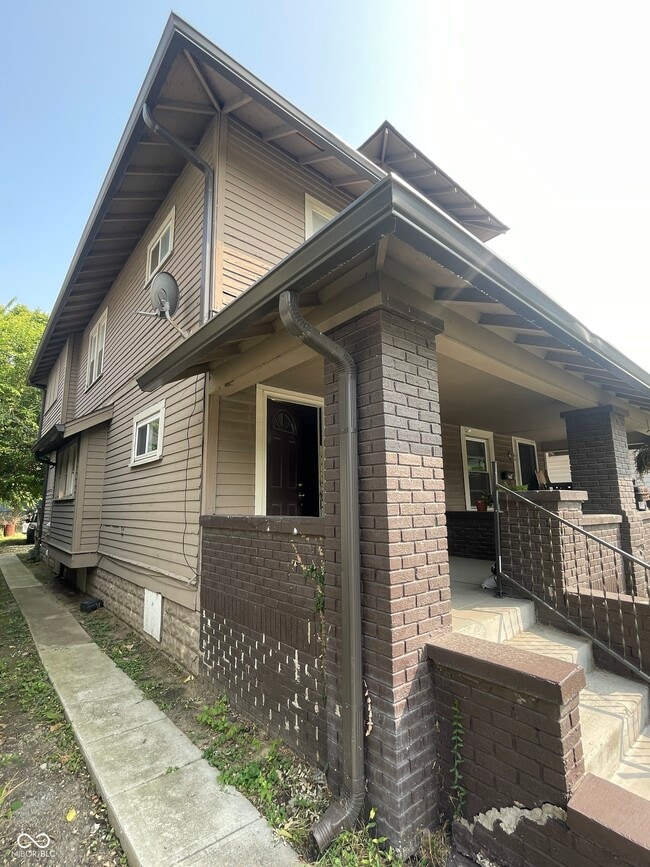 4212 E Washington St in Indianapolis, IN - Building Photo - Building Photo