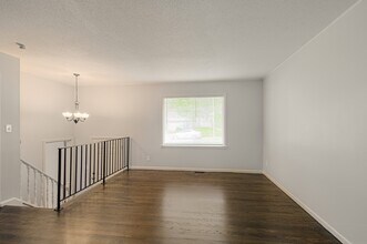 9411 Fairwood Dr in Kansas City, MO - Building Photo - Building Photo