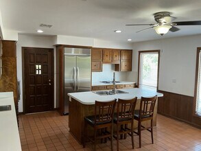 705 W Lee Ave in Weatherford, TX - Building Photo - Building Photo