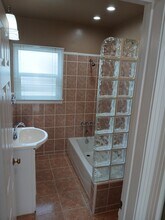 10232 S 8th Ave, Unit 1 in Inglewood, CA - Building Photo - Building Photo
