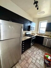 36 AVENUE, Unit 4E in Queens, NY - Foto de edificio - Building Photo