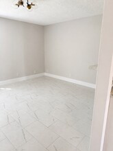 9448 Saddlebrook Dr in Boca Raton, FL - Foto de edificio - Building Photo