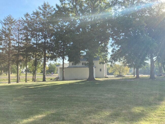 6042 Northwest Blvd, Unit 6042 in Davenport, IA - Building Photo - Building Photo