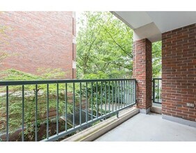 130 Mount Auburn St, Unit 205 in Cambridge, MA - Building Photo - Building Photo