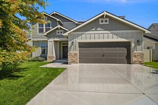 1696 W Wood Chip St in Meridian, ID - Building Photo