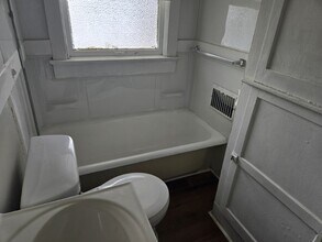 4018 Vermont Ave-Unit -UNIT 3 MK AA 84 in Louisville, KY - Building Photo - Building Photo