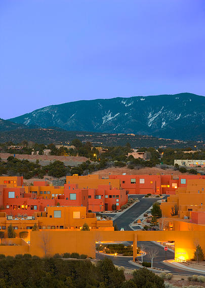 1250 Avenida Morelia in Santa Fe, NM - Foto de edificio