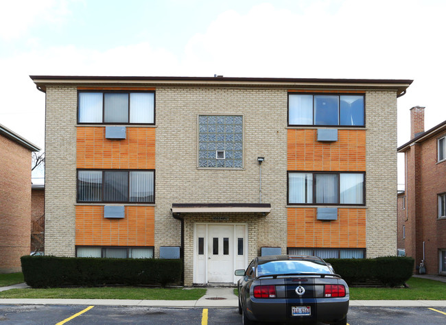 9583 Maple Dr in Des Plaines, IL - Building Photo - Building Photo