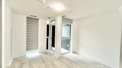 251 Manitoba St in Toronto, ON - Building Photo - Building Photo