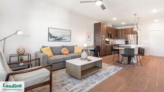 3501 N Austin St in Seguin, TX - Building Photo